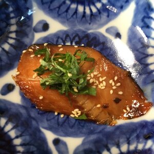 銀ダラのみりん風味のゴマのせ焼き魚